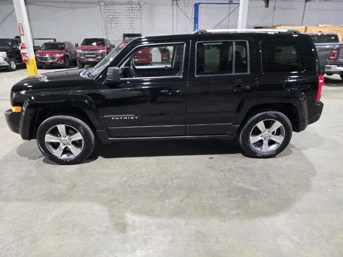 Used 2017 Jeep Patriot High Altitude AWD/4WD image 3
