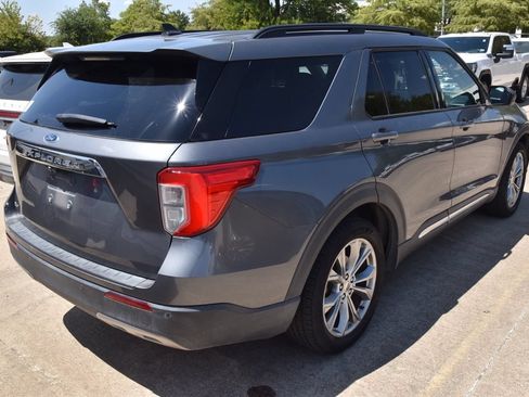 Used 2021 Ford Explorer XLT w/ Equipment Group 202A RWD image 5