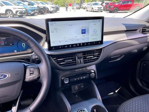 Used 2025 Ford Escape Active w/ Active Premium Tech Pack AWD/4WD image 17
