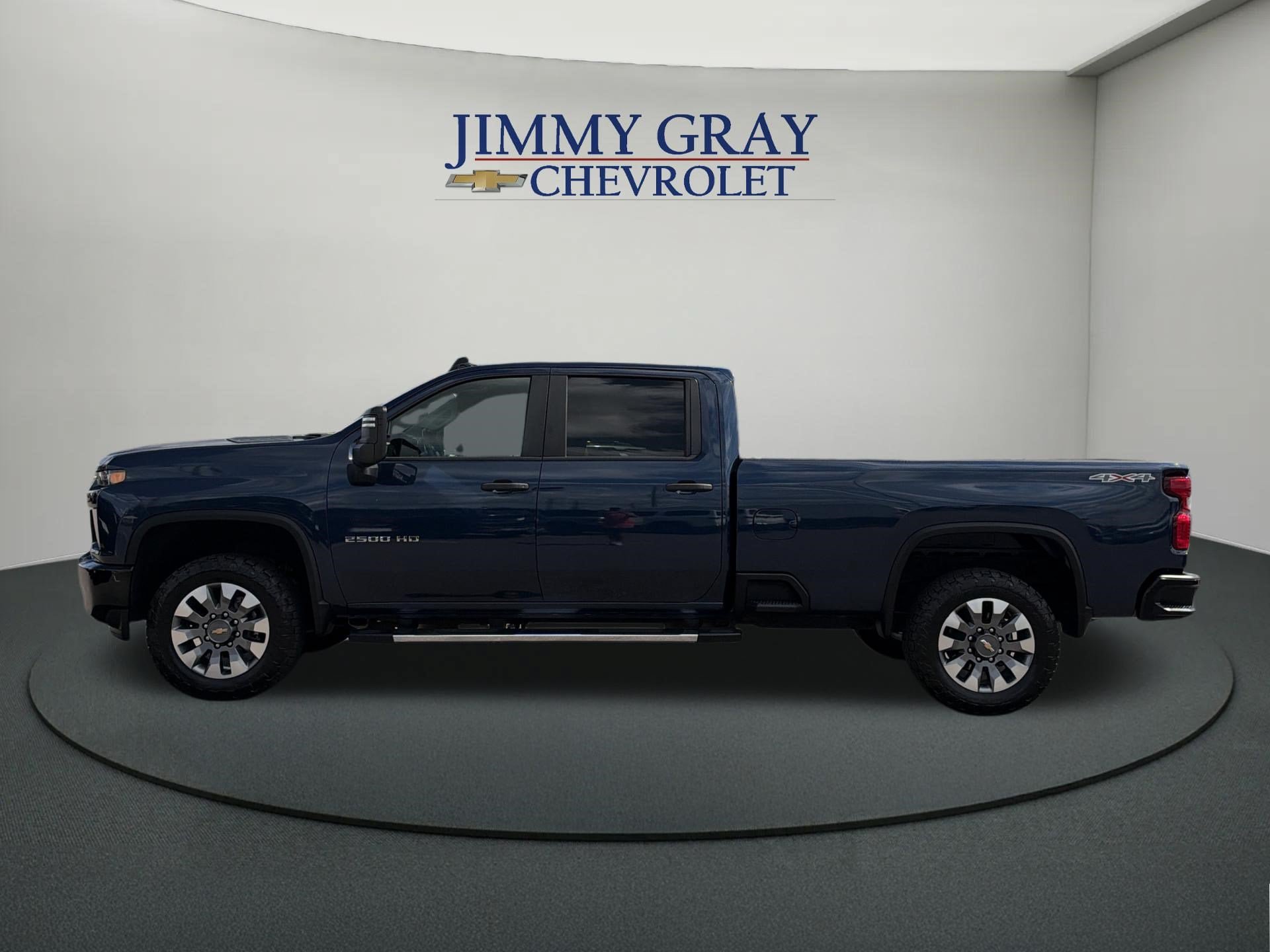 Used 2022 Chevrolet Silverado 2500 Custom w/ Custom Value Package AWD/4WD image 2