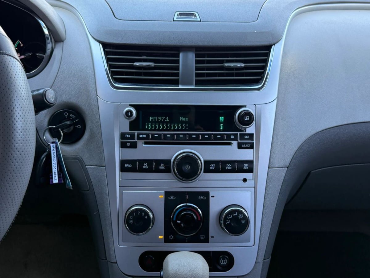 Used 2011 Chevrolet Malibu LT FWD image 50