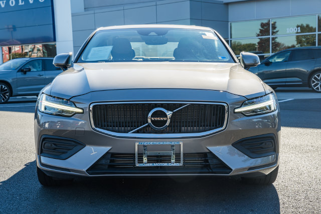 Used 2019 Volvo S60 T5 Momentum w/ Premium Package FWD image 2