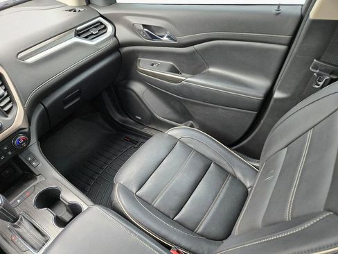 Used 2019 GMC Acadia Denali w/ Technology Package FWD image 22