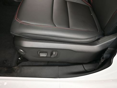 Used 2025 Jeep Wrangler Unlimited Rubicon image 13