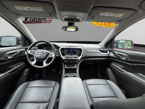 Used 2023 GMC Acadia SLT image 29
