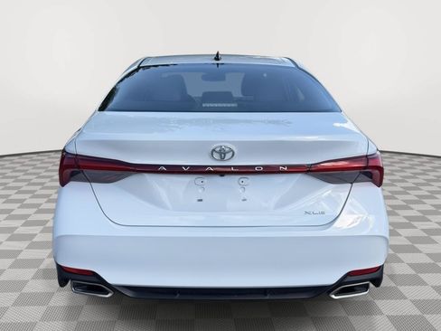 Used 2021 Toyota Avalon XLE FWD image 6