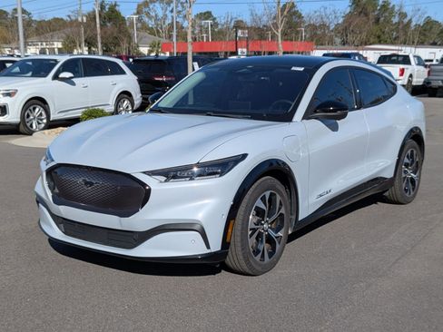 Used 2022 Ford Mustang Mach-E Premium image 7