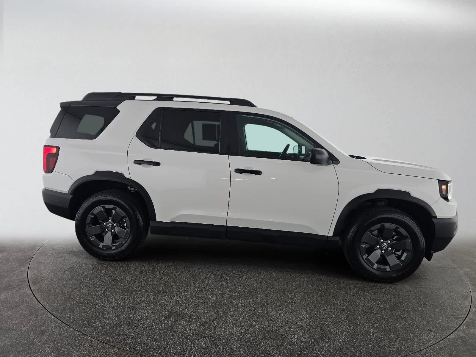 Certified 2026 Honda Passport RTL image 2