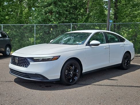 Used 2023 Honda Accord LX image 3