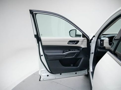 Used 2023 Nissan Pathfinder SL w/ SL Premium Package AWD/4WD image 19