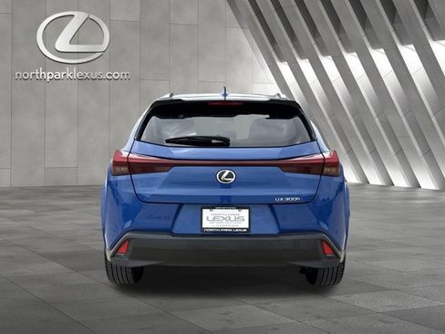 Certified 2025 Lexus UX 300h FWD image 28