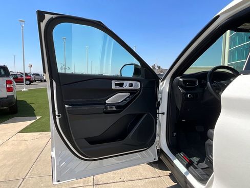 Used 2023 Ford Explorer ST w/ Equipment Group 401A image 8