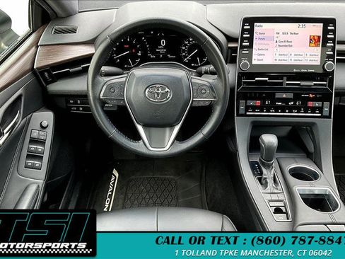Used 2019 Toyota Avalon XLE image 5