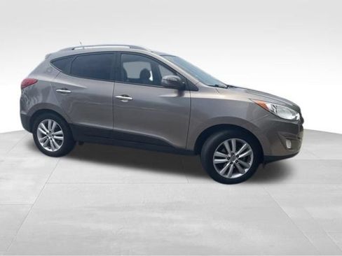 Used 2010 Hyundai Tucson Limited AWD/4WD image 11