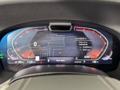 Used 2022 BMW 750i xDrive image 3