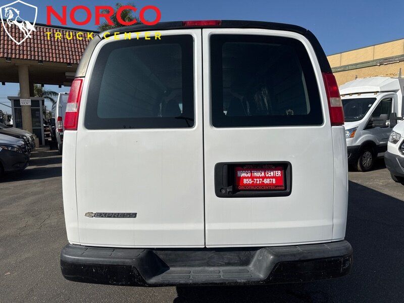 Used 2017 Chevrolet Express 2500 RWD image 9