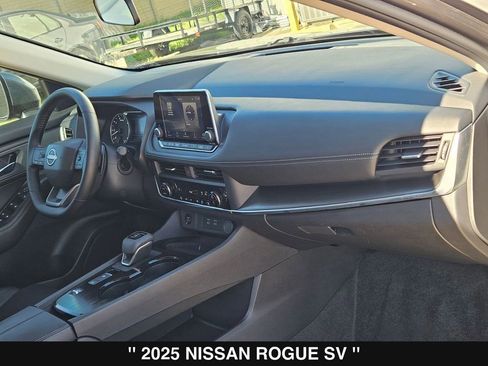 Used 2025 Nissan Rogue SV w/ SV Premium Package image 33