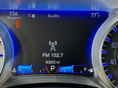 Used 2018 Chrysler 300 Touring L image 18