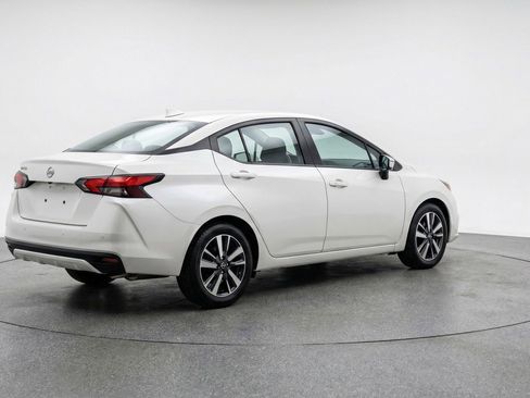 Used 2025 Nissan Versa SV image 9