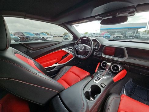 Used 2017 Chevrolet Camaro LT image 15