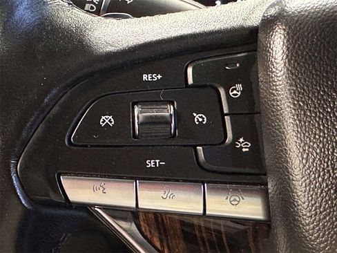 Used 2023 Cadillac Escalade Premium Luxury image 24