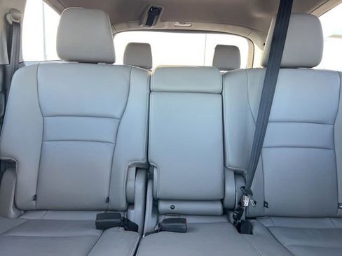 Used 2017 Honda Pilot EX-L image 32