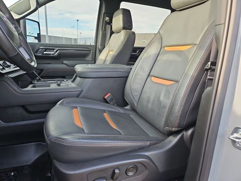 Used 2025 GMC Sierra 2500 AT4 image 15