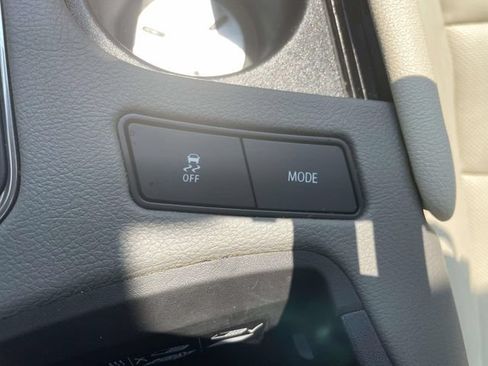 Used 2023 Cadillac XT6 Premium Luxury FWD image 33