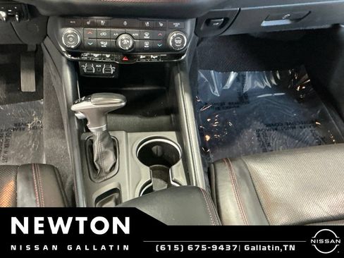 Used 2024 Dodge Durango GT AWD/4WD image 17