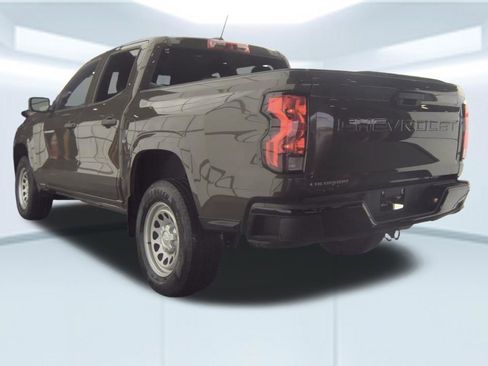 Used 2024 Chevrolet Colorado W/T image 5