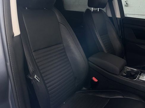 Used 2021 Land Rover Discovery Sport SE image 18