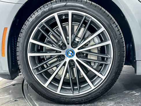 Used 2023 BMW 530e w/ Premium Package image 26