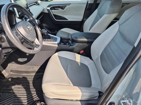 Used 2019 Toyota RAV4 XLE Premium w/ Advanced Technology Package FWD image 17