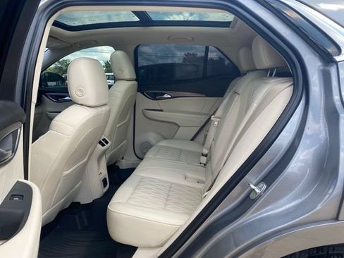 Used 2021 Buick Envision Avenir w/ Technology Package II FWD image 10