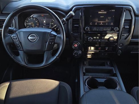 Used 2023 Nissan Titan SV w/ SV Convenience Package image 11