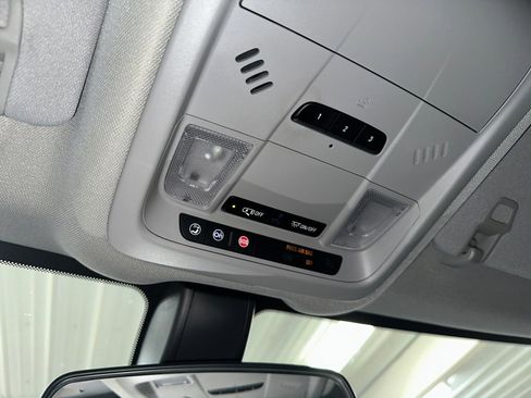 Used 2019 Chevrolet Equinox LT image 14
