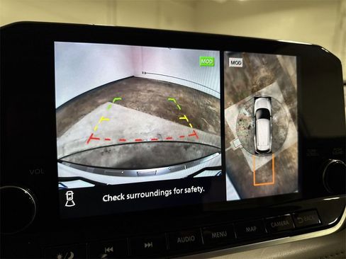 Used 2023 Nissan Rogue SL w/ SL Premium Package image 16