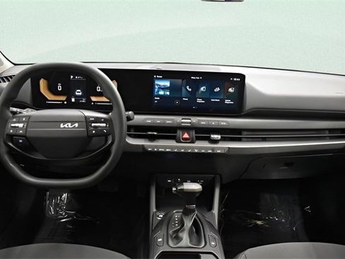 Used 2025 Kia K4 image 5