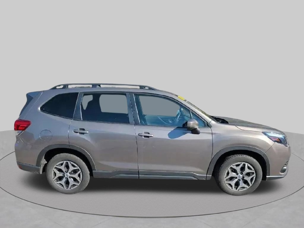 Used 2023 Subaru Forester Premium AWD/4WD image 12