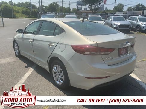 Used 2017 Hyundai Elantra SE w/ Cargo Package FWD image 7