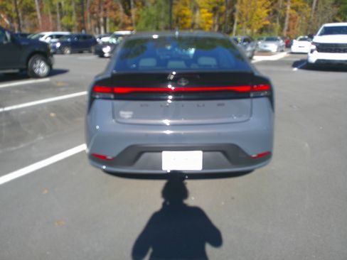 Used 2024 Toyota Prius LE image 11