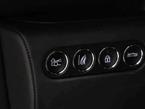 Used 2024 McLaren Artura RWD image 27