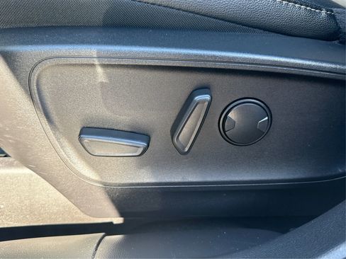 Used 2022 Ford Escape Titanium w/ Titanium Premium Package image 21