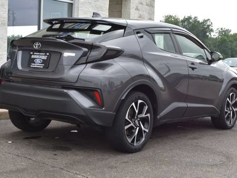 Used 2019 Toyota C-HR XLE FWD image 14