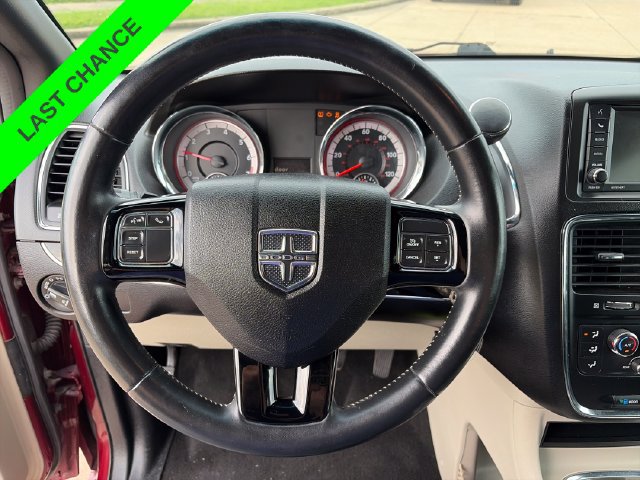Used 2019 Dodge Grand Caravan SXT FWD image 12
