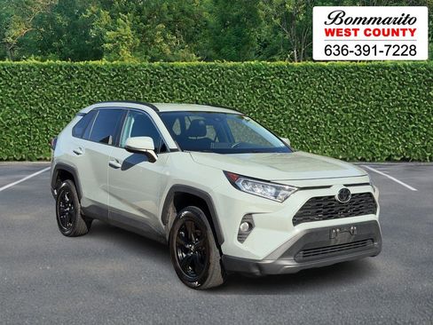 Used 2021 Toyota RAV4 XLE AWD/4WD image 1