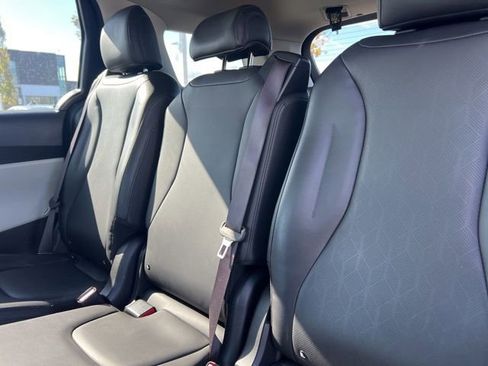 Certified 2024 Kia Carnival LX image 31