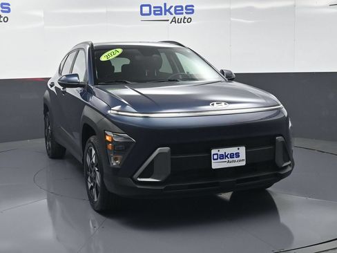 Used 2024 Hyundai Kona SEL AWD/4WD image 3