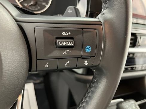 Used 2025 Nissan Pathfinder SV FWD image 23