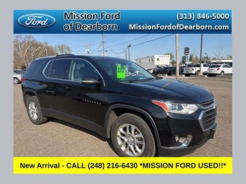 Used 2018 Chevrolet Traverse LT FWD image 1